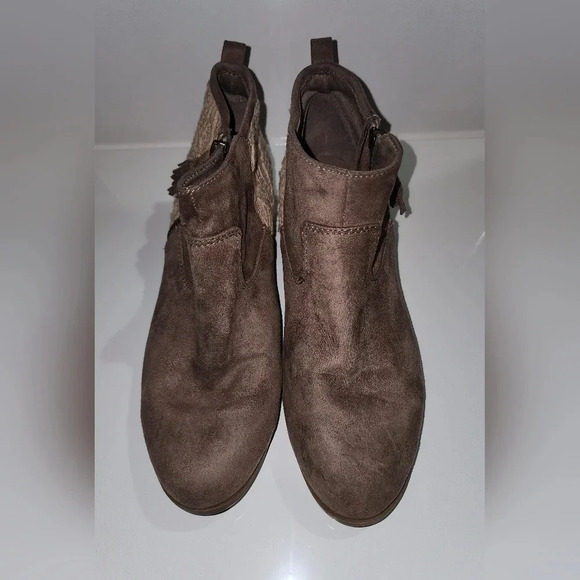 Arizona suede and lace ankle boots Size 9.5 EUC - Picture 3 of 7